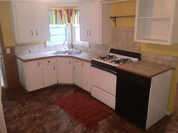 4th image of 1205 E Oakland St