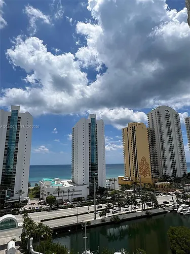 16400 Collins Ave Photo 1