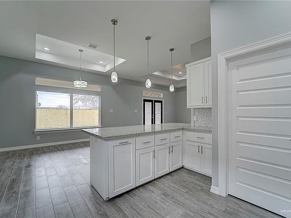 3rd image of 2723 Nessuh Ave