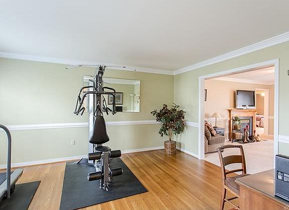 5th image of 10713 Cliffmore Dr