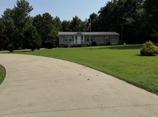 565 Mount Zion Rd, Mc Ewen, TN 37101