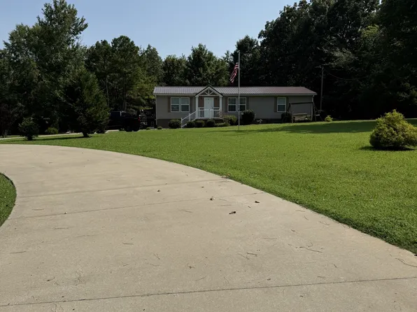 565 Mount Zion Rd, Mc Ewen, TN 37101