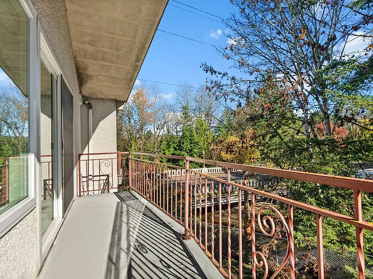 Bergen Apartments — Photo 27