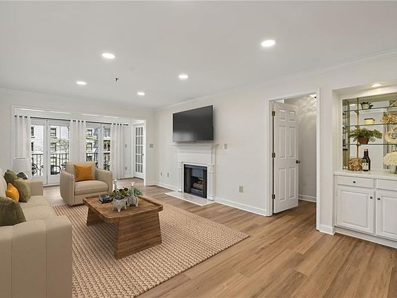 3rd image of 3201 Lenox Rd NE APT 26