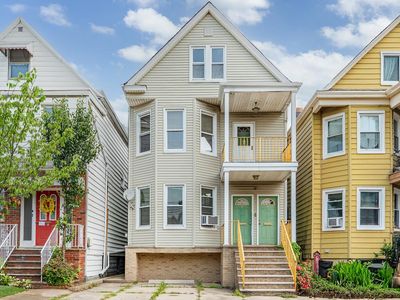 17 W 42nd St, Bayonne, NJ, 07002