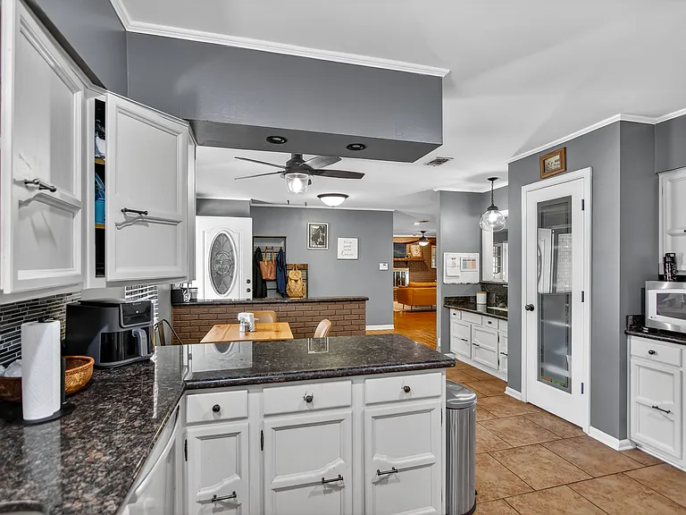 6627 Golf Club Dr — Photo 5