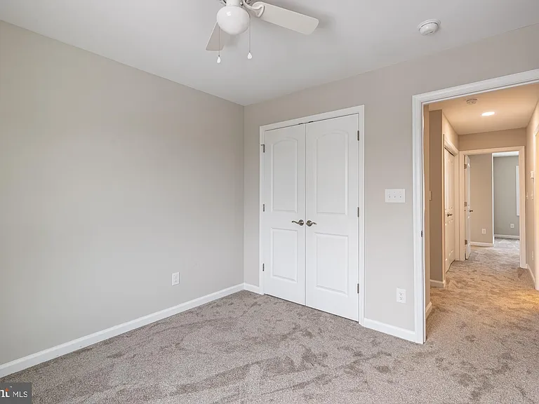 438 Hill St — Photo 18