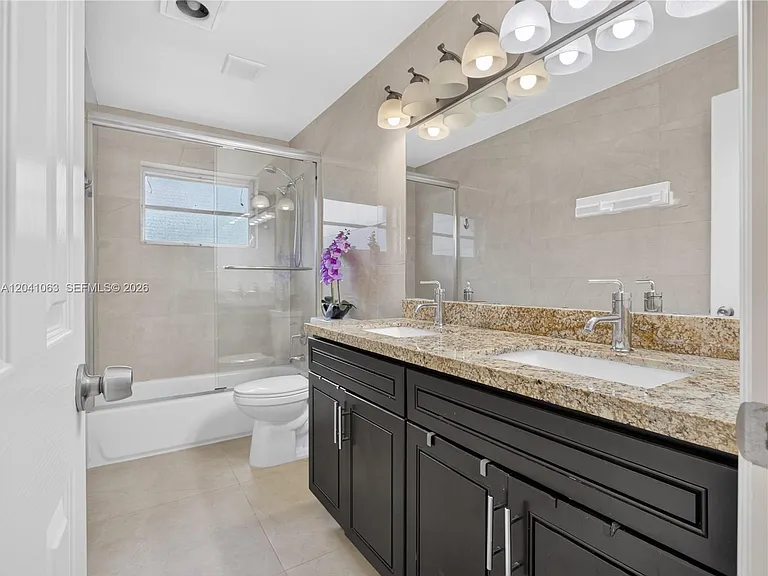 16641 Royal Poinciana Dr — Photo 30