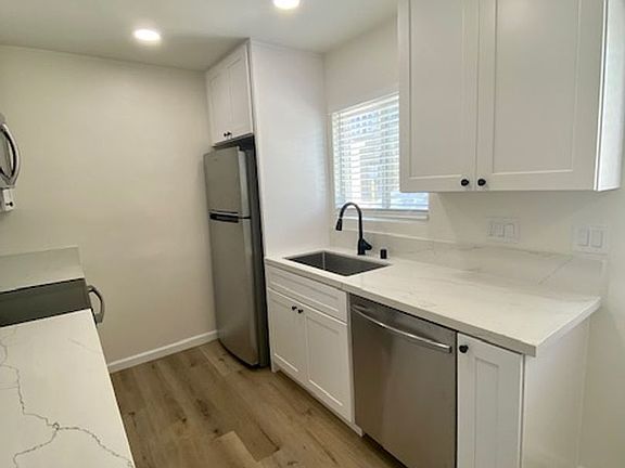5th image of 3975 Arizona St APT 4