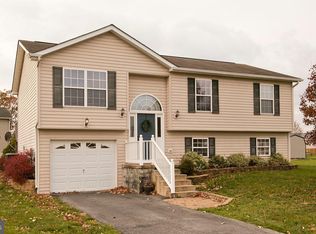 26 Dana Ct, Inwood, WV 25428