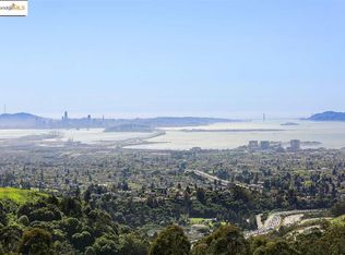 6118 Skyline Blvd, Oakland, CA 94611