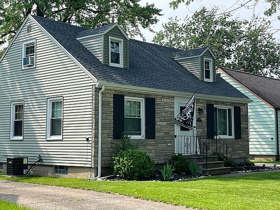 2nd image of 1798 Parker Blvd