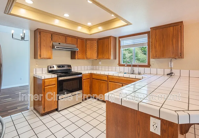 512 Bluerock Dr — Photo 7