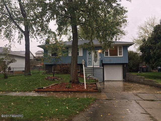 1st image of 653 Ferndale Ave NW