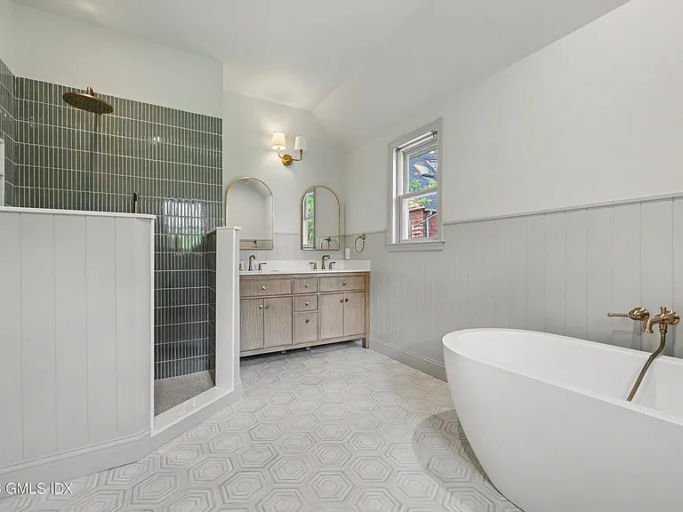 107 Havemeyer Pl — Photo 10