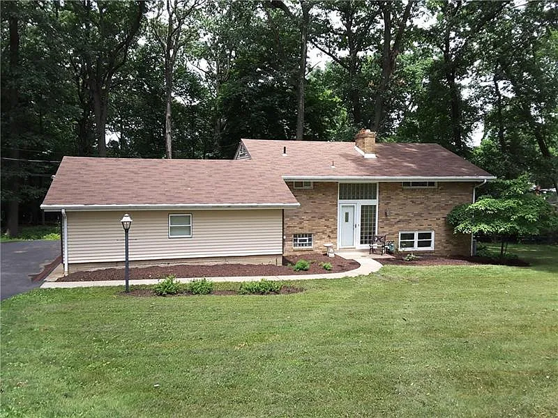 1200 Woodland Rd photo 1