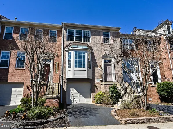 7415 Gillingham Row, Alexandria, VA 22315