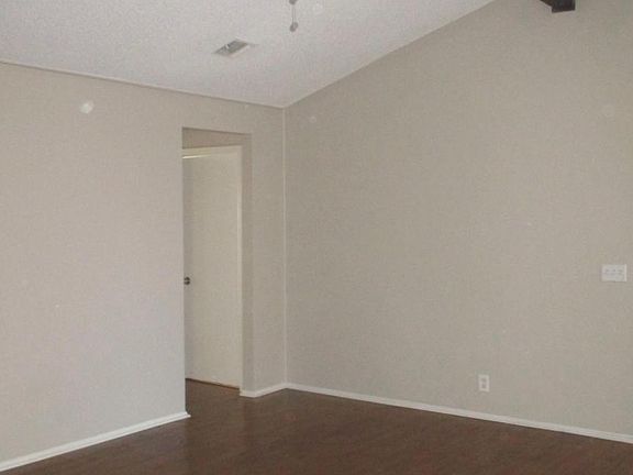 3rd image of 8323 Lime House
