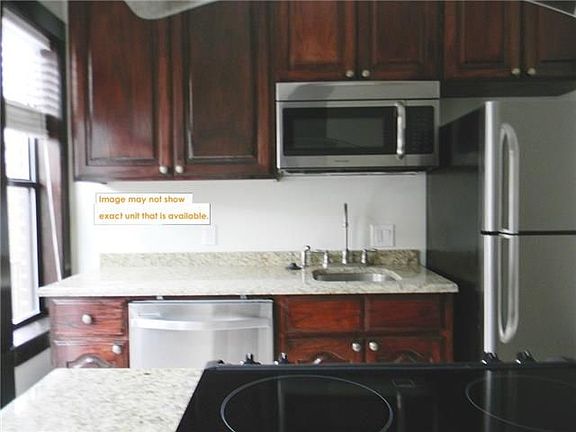 5th image of 832 Blaylock Dr APT 4
