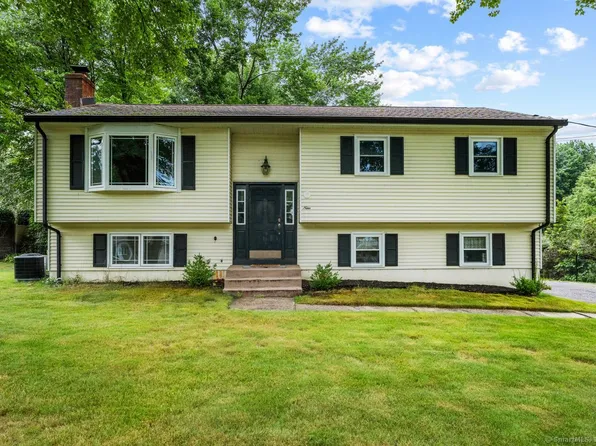 9 Carriage Drive, Plymouth, CT 06786