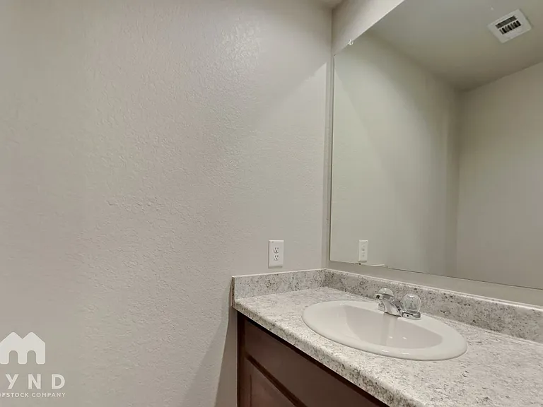 246 Savage St — Photo 17