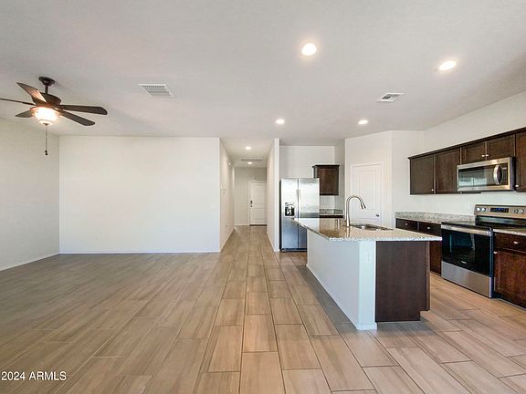 3rd image of 4632 W DILL Avenue