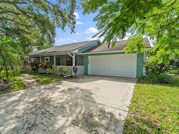 2044 NE 24th St, Jensen Beach, FL 34957