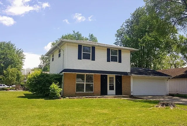 808 Illinois Dr photo 1