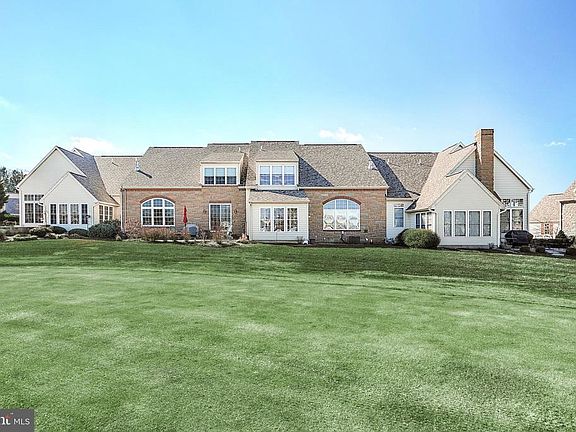 3rd image of 1131 Turnberry Ln