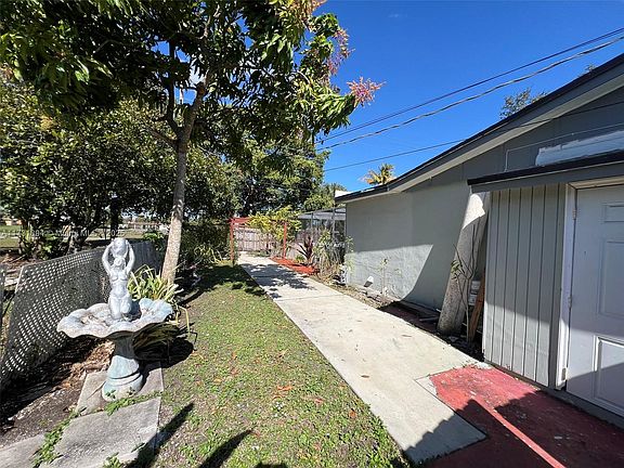4th image of 1251 NW 202nd St
