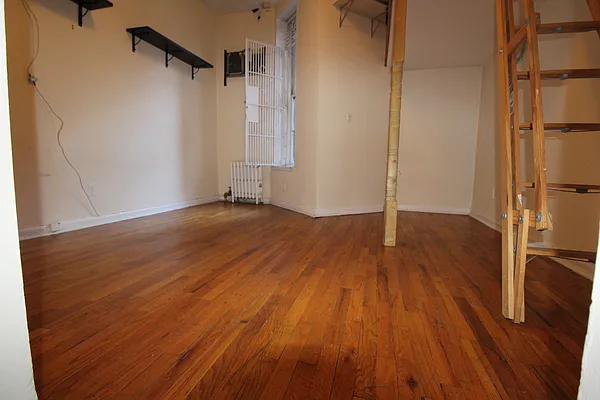 Rented by Luxor Homes & Investment Realty | media 11