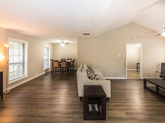3rd image of 7021 Hillshire Dr