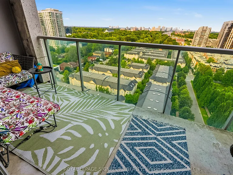 16 Harrison Garden Blvd #1609 — Photo 28