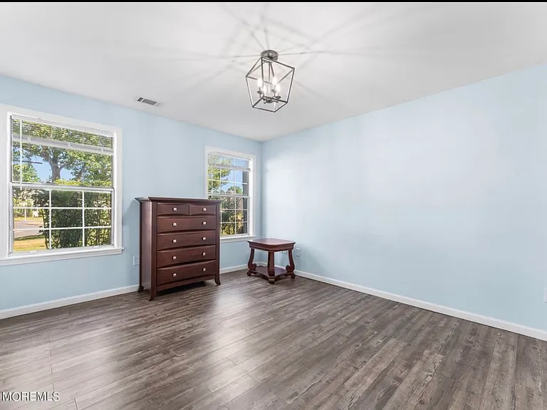 339 Yorkshire Pl — Photo 10