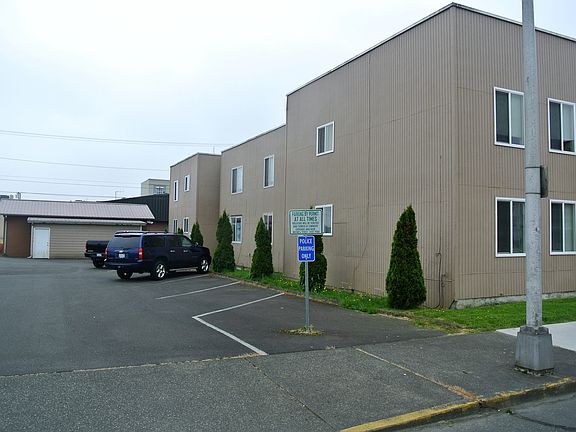 2nd image of 215 E 1st St #1-12