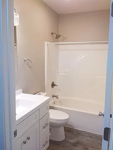 3 bed, 1100 sqft, $1,550 — Photo 4