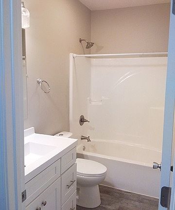 4th image of 606 N Arlington St