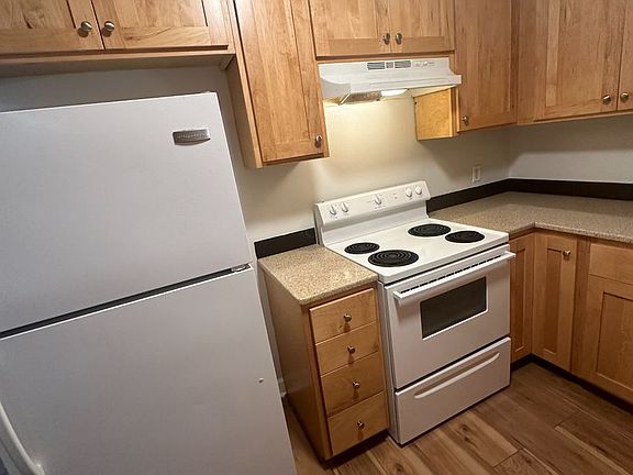 3rd image of 246 White Bridge Pike APT A10