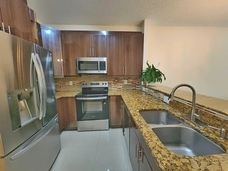 7705 Forest Green Ln — Photo 9