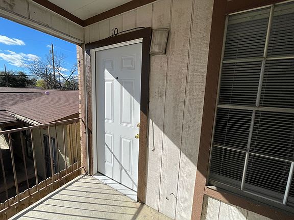 3rd image of 1405 N Gray St #10