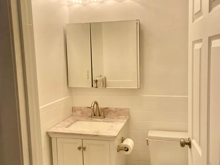 160 Salem St — Photo 5