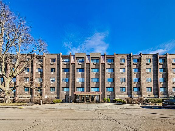2nd image of 4623 N Chester Ave Unit 302