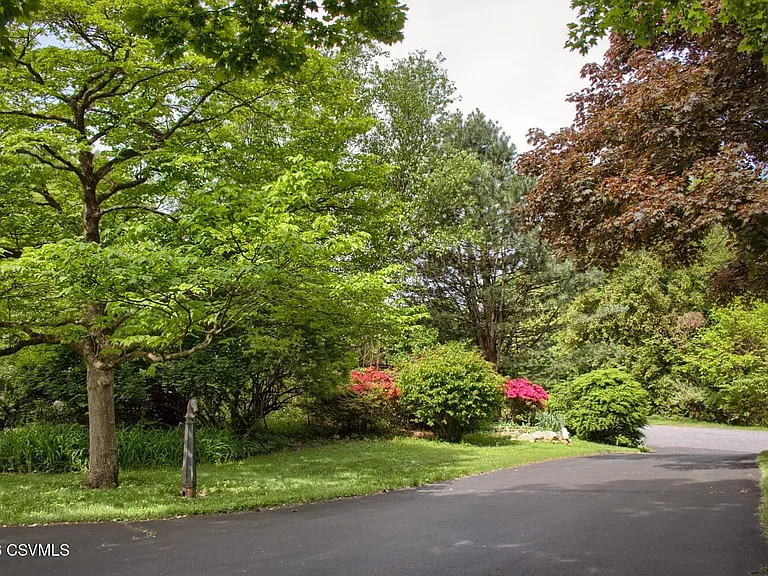 195 Fairmount Dr — Photo 16