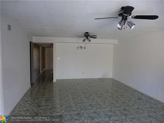 5th image of 211 NW 43rd Ct