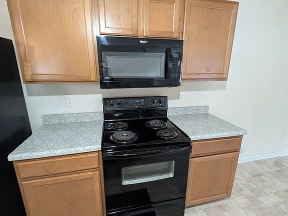 2nd image of 204 Valleyside Dr NE
