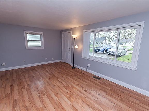 2nd image of 629 Blossom Dr