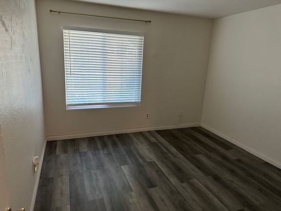 5th image of 13250 Wimberly Sq Unit 211