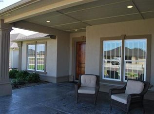 12323 S Steeplechase Dr, Kennewick, WA 99338