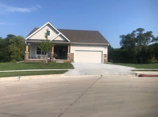 38 Alder Cir, Council Bluffs, IA 51503