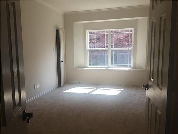 4th image of 315 Westphalian Dr